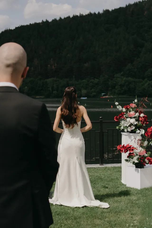 Take the first step towards the big “Yes!” – Toi & Tia wedding agency