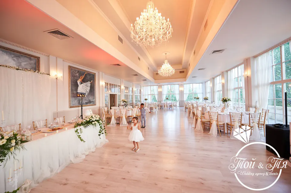 Classic style at Terra Residence, Sofia – wedding décor 5