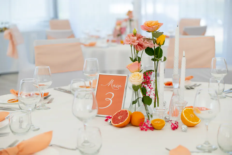 The colours of happiness – Villa Yustina – wedding décor 1