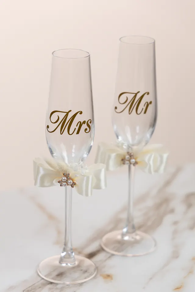 Mr & Mrs glasses – boho cream – Toasting glasses